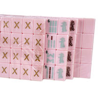 Ensemble de Mahjong américain moderne en acrylique rose de qualité supérieure avec motifs de tuiles clairs et mignons pour le divertissement familial, les enfants, les adultes, les fêtes et le plaisir