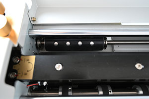 Machine à plier numérique 650A, alimentation automatique du papier, machine à plier et à perforer pour la fabrication de couvertures de livres, de billets, de reçus, etc. - Product Image 5