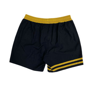 Shorts de sport pour homme personnalisés à séchage rapide, design à rayures dorées, respirants, idéaux pour la course à pied et la salle de sport - Product Image 3