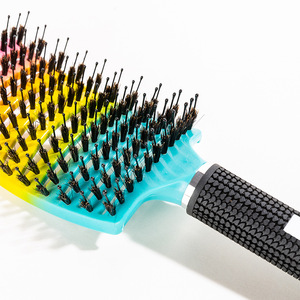 Cepillo de pelo con diseño ventilado para dar volumen y masajear el cabello largo y rizado, forma rectangular, cerdas de nailon. - Product Image 3