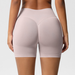 Nuevos shorts de yoga de cintura alta sin costuras con diseño acanalado para mujer, de 3 pulgadas, con espalda en V, efecto levantamiento de glúteos, compresión suave, para gimnasio y ciclismo. - Product Image 3