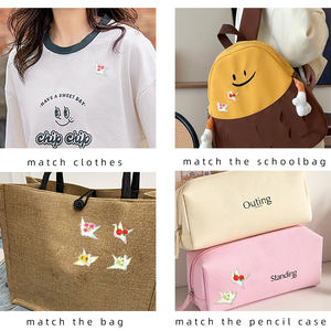 Pin de Aleación de Zinc con Diseño de Grulla de Origami YINI - Impresión UV Vibrante e Iridiscente, Broche para Solapa, Accesorio Duradero y Elegante para Bolsos, Regalo - Product Image 3