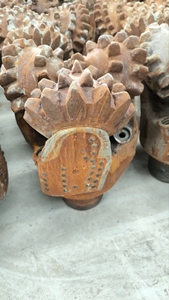 مثقاب 12 بوصة من كربيد التنغستن مع مثقاب حفر آبار النفط التنغستن بت Tricone مستعملة - Product Image 3