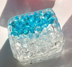 20562-Bloque de cristal de hielo azul y blanco