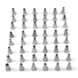 Ensemble de décoration en métal de haute qualité de 70 pièces avec plateau tournant en plastique pour outils de pâtisserie, vente en gros personnalisée - Product Image 1
