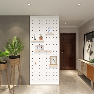 Separador de Madera Maciza con Panel Perforado, Color Blanco Madera, Multifuncional, para Entrada, Sala de Estar, Decorativo, de Pie, con Almacenamiento - Product Image 1