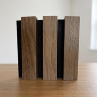 Panneau mural en bois acoustique à haute performance NRC, panneaux muraux décoratifs en bois à lattes avec absorption acoustique en feutre PET pour salle de cinéma professionnelle