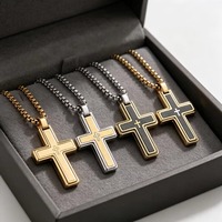 Collier pendentif croix bicolore pour homme en acier inoxydable, avec breloque croix superposée gravée, petite croix sur chaîne maille gourmette, bijou religieux de foi