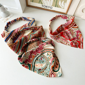 Foulard per <span class=keywords><strong>Capelli</strong></span> Bandane per Donne Accessori per <span class=keywords><strong>Capelli</strong></span> alla Moda con Motivi Floreali Triangolari - Product Image 3