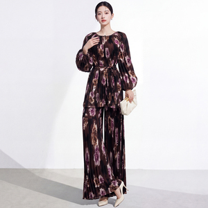 Ensemble deux pièces pour femme, style décontracté et professionnel, comprenant un manteau plissé uni en maille et un pantalon droit longueur cheville, respirant - Product Image 1