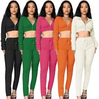 Ensemble de survêtement décontracté deux pièces pour femme 2026 : Crop Top et pantalon de survêtement en tricot uni avec capuche et fermeture éclair, idéal pour l'automne et l'hiver
