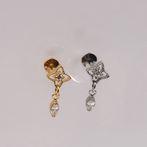 Pendiente de titanio G23 con flor colgante y circonita cúbica marquesa de base plana para perforaciones de cartílago, hélix, tragus y lóbulo - Product Image 5