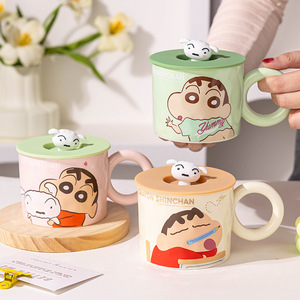 Taza de cerámica Crayon Shinchan con tapa de 370 ml, diseño de dibujos animados, para niños y adultos, taza de regalo - Product Image 2