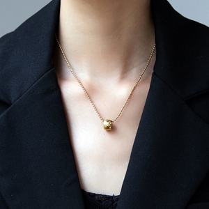 Collier Pendentif Cylindrique Minimaliste en Acier Inoxydable, Motif Croix en Grille de Diamants Romantique pour Anniversaire et Soirée Tendance - Product Image 3