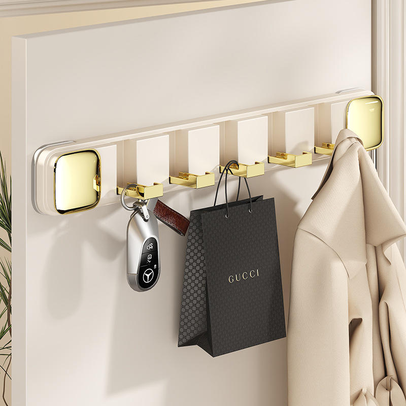 Blanc laiteux et doré