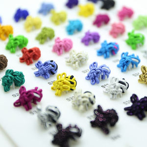 プレーンレッドフラワーシルクノットカフスボタン 多用途カフスボタン 男性、女性、子供、パーティー、結婚式、婚約、記念日に最適 - Product Image 6