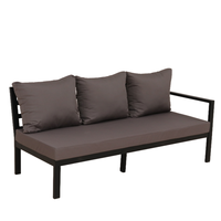 Ensemble de salle à manger extérieur moderne avec foyer, table de patio en métal durable, chaise longue de jardin confortable pour hôtel et cour