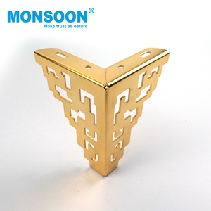 Patas de Sofá Metálicas Doradas de Alta Resistencia, Personalizadas OEM, para Decoración de Hogar y Oficina, Patas Triangulares de Metal para Muebles - Product Image 1