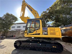 Excavatrice KOMATSU PC210 d'occasion, poids opérationnel de 21 tonnes, 110 kW, puissante pour la construction de routes rurales, excavatrice Komatsu - Product Image 6