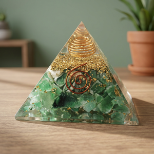 Pirámide de Orgón de Jade Verde con Incrustaciones de Bobina de Cobre para Decoración del Hogar - Product Image 2