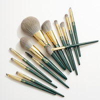 Offre Spéciale 13 pièces pinceaux de maquillage de fond de teint de luxe Kit vert manche en bois cheveux doux marque fard à paupières pinceaux ensemble avec sac