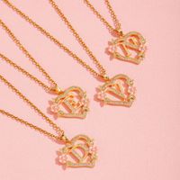 Collier avec initiales en zirconium cubique en forme de cœur sculpté avec 26 lettres, A-Z et fleurs, décoration quotidienne pour femmes, 1 pièce
