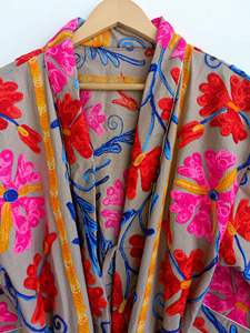 FOE Robes à broderie personnalisée avec logo personnalisé Robe kimono en satin de soie pour femmes Robes kimono imprimées pour fête et mariage - Product Image 6