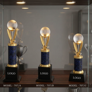 POOJA GIFT CORPORATION - Juego de Trofeos de Cristal con Base Azul y Alas Doradas, Modelo 707 a de Metal Fundido a Presión para Premios Deportivos - Product Image 1