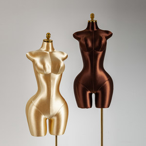 Manichino Femminile a Mezzo Busto di Grandi Dimensioni con Busto e Fianchi Curvi per Esposizione Abiti da Sposa, Manichino Plus Size - Product Image 2