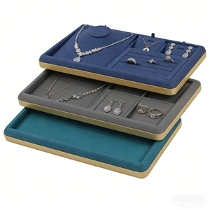Bandeja Organizadora de Joyería Rectangular de Terciopelo con 6 Compartimentos para Anillos y Collares, Bandeja de Embalaje de Joyería Personalizada - Product Image 1