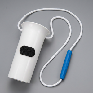 Taiwan Healthcare Supply Ayuda para el uso de calcetines con cordón para el cuidado en el hogar, Material ABS, Placa principal de 23 cm, Mango de 12.5 cm, Correa de 58 cm - Product Image 3