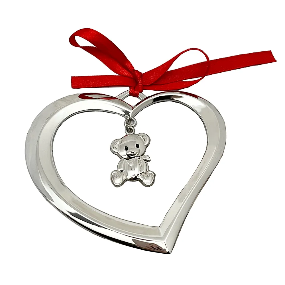 Hoge Kwaliteit Zilver Hart Baby 'S Eerste Kerst Ornament Met Hangende Teddybeer Fabrikant Voor Bal & Boom Decoratie