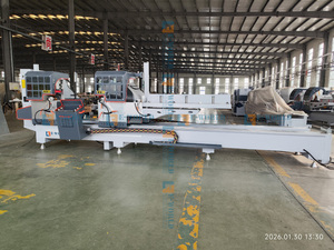 Scie à double tête CNC pour découpe d'aluminium, machine de découpe de profilés en aluminium, scie à double mitrage automatique pour fenêtres et portes en aluminium - Product Image 3