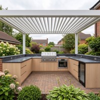 Armoires de cuisine extérieures en acier inoxydable en forme de U, couleur vert sauge, personnalisées, avec barbecue au gaz, évier et réfrigérateur pour villas modernes