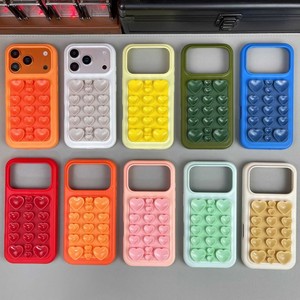 Coque de téléphone en silicone 3D antigravité avec ventouse pratique en forme de cœur pour iPhone 17 Air 16 Pro Max 15 14, avec dos en caoutchouc - Product Image 1