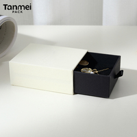Vente en gros d'usine Boîte à bijoux en carton blanc et noir en papier d'emballage cadeau pour bague collier bracelet