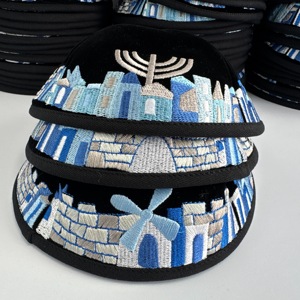 Magnifique couvre-chef juif en velours, Yarmulke en velours brodé avec motif Mur de Jérusalem, Kippot en velours - Product Image 6
