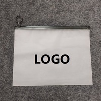 Sac d'emballage imprimé sérigraphié recyclable et tendance pour vêtements, sac à fermeture éclair en PE/EVA, sac en PVC imperméable et durable