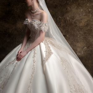 LSHT133 Modern Elegant Satin Sweetheart Floral <b>Crystal</b> Appliques Embroidery Lace Chapel Train Wedding <b>Ball</b> Gown Dress - Product Image 3