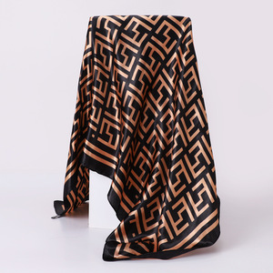 2025 mùa hè mới mô phỏng khăn lụa phụ nữ 90*90cm vuông thiết kế <span class=keywords><strong>in</strong></span> kỹ thuật số chấm Mẫu tất cả các mùa Logo tùy chỉnh phù hợp - Product Image 5