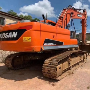 รถขุดตีนตะขาบ Doosan 30 ตัน มือสองคุณภาพสูงจากเกาหลี สภาพดี พร้อมหัวเจาะ - Product Image 1