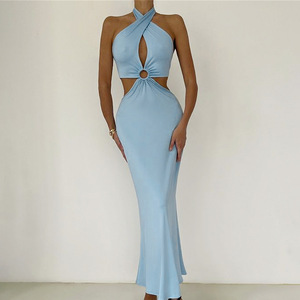 Vestido largo halter sin espalda con cintura recortada para mujer, ideal para eventos nocturnos. - Product Image 2