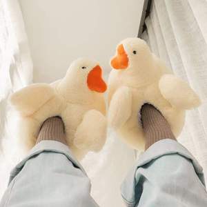 Chaussons en fourrure de canard et de cygne de dessin animé pour femmes, tendance 2025, super doux, en peluche, à semelle épaisse, pour l'hiver, vêtements d'extérieur chauds en coton - Product Image 2