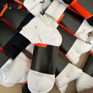 Calcetines Deportivos Hans de Algodón Tejido con Suela Gruesa, Tres Tallas Disponibles - Product Image 1