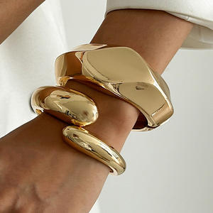 Europa Estados Unidos Nueva versión Diseño de aleación irregular Versión ancha Brazalete Moda Cross-Border Ins Wind Jewelry Suit - Product Image 1