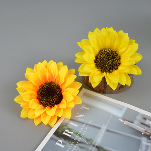 Flores Artificiales de Girasol de Seda Dongchen Crafts, Decoración para el Hogar, Accesorios para Fotografía de Bodas, Variedades en Naranja, Rojo y Amarillo - Product Image 4
