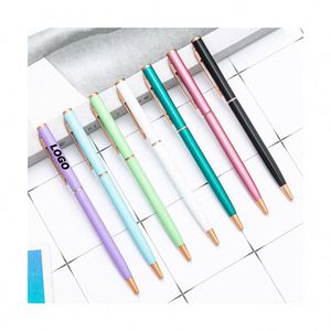 Stylos avec logo personnalisé et ces stylos à bille multicolores pour les cadeaux promotionnels - Product Image 1
