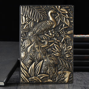 Carnet de notes de luxe personnalisé à couverture rigide, agenda en cuir PU gaufré <span class=keywords><strong>3D</strong></span> motif plume de paon, journal orné pour collectionneurs - Product Image 3