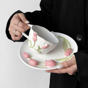 Ensemble de tasses à café <span class=keywords><strong>et</strong></span> à thé en céramique 3D élégant <span class=keywords><strong>et</strong></span> exquis, motif tulipe bleu rose, peint à <span class=keywords><strong>la</strong></span> main, en relief, avec soucoupe - Product Image 4