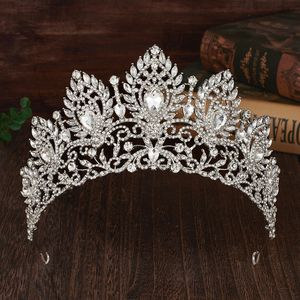 มงกุฎคริสตัลหรูหราดีไซน์ใหม่ ประดับด้วยเพชรเทียม สำหรับงานประกวดนางงาม มงกุฎโลหะผสมประดับด้วยคริสตัลใส สำหรับงานแต่งงานและงานเลี้ยง - Product Image 3